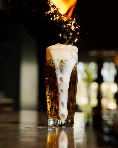 Photo @monsieurhuman fêtes de fin d’année au brass&Co restaurant-bar Gif sur Yvette