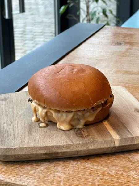 Le smash burger de brass&Co, bar mail Pierre Potier, PAris Saclay 