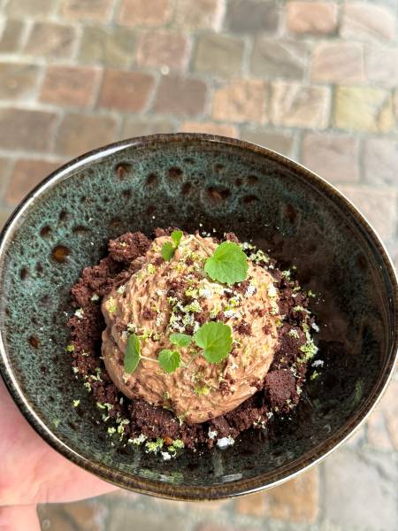 Mousse au chocolat de la carte midi du restaurant bar brass&co à Gif sur Yvette