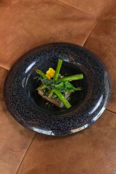 Lieu jaune, asperge, citron menu de la carte midi du restaurant-bar brass&co à gif sur yvette