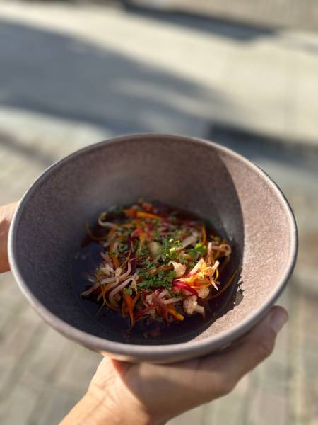 Veau, légumes, bouillon plat de la carte du midi du bar-restaurant brass&Co à Gif sur Yvette