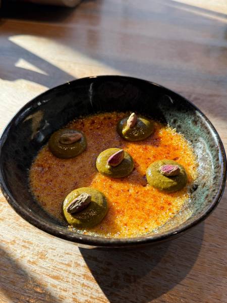 Crème brûlée carte midi printemps 26 restaurant brass&co Gif sur Yvette